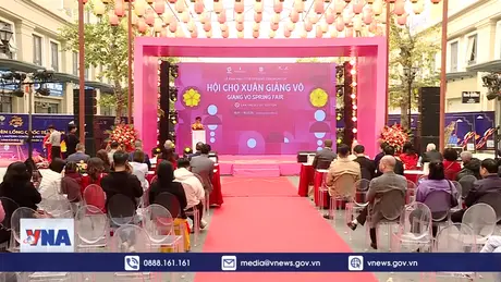 Khai mạc Hội chợ Xuân Giảng Võ 2025